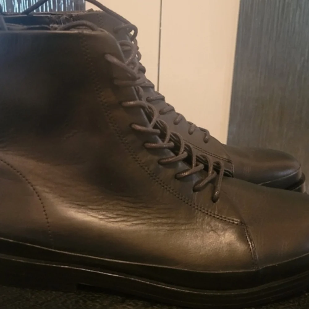 Vince Black Leather Lace-Up Ankle Boots - Picture 5 of 5